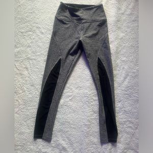 Pink Yoga black/white leggings. Size large